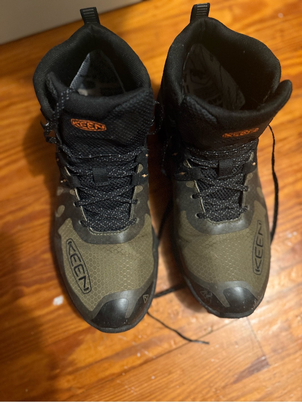 Keen Men's Olive Green and Black Trail Boots - Picture 9 of 9